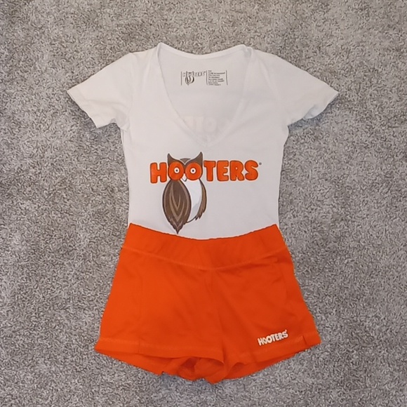 NEW Hooters short sleeve v-neck set XXS/XS!!! - Picture 1 of 2